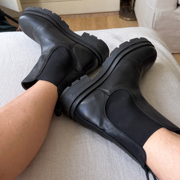 Free People Black Leather Chelsea Pull On Boot Best Seller 🌈❤️